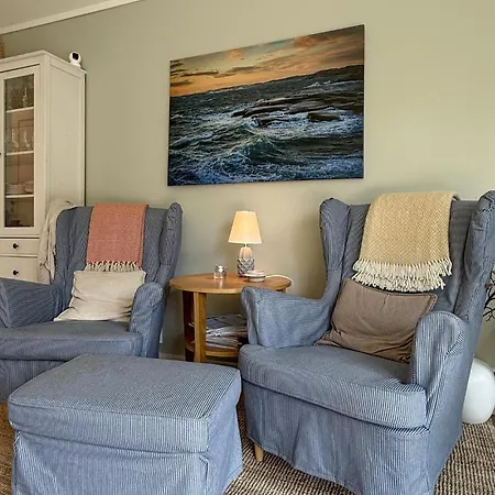 2 Bedroom Beautiful In Gressvik Slevik