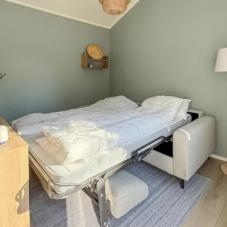 2 Bedroom Beautiful In Gressvik Сasa de vacaciones