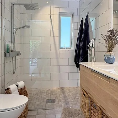 2 Bedroom Beautiful In Gressvik Сasa de vacaciones Slevik